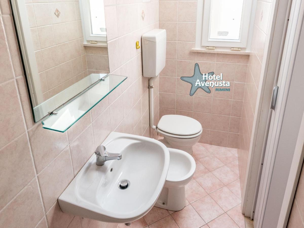 Hotel Avenusta Viserba Di Rimini ภายนอก รูปภาพ