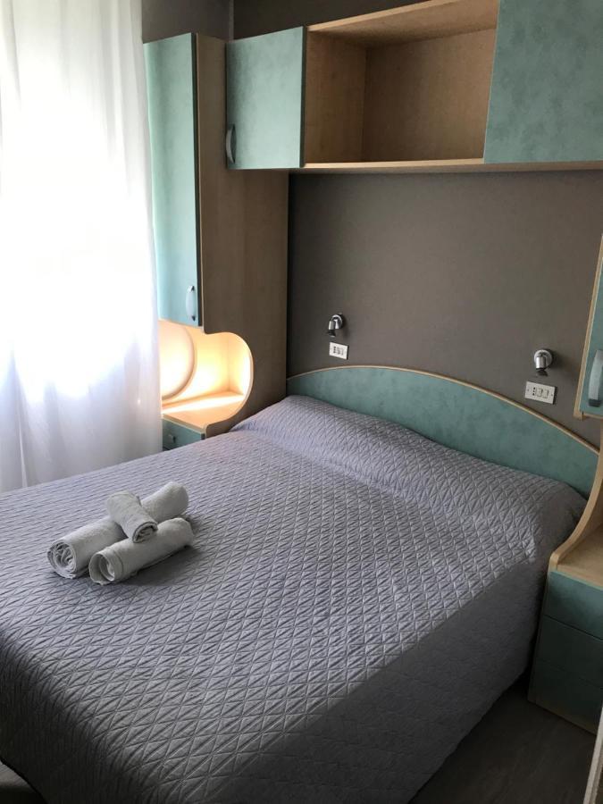 Hotel Avenusta Viserba Di Rimini ภายนอก รูปภาพ